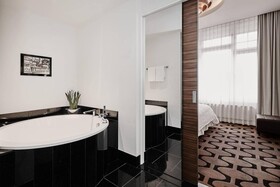 Roomers Berlin Steinplatz, Autograph Collection