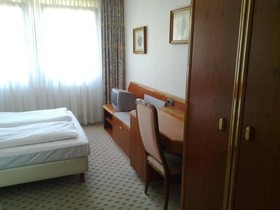 Hotel B1