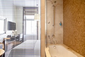 Quentin Design Hotel