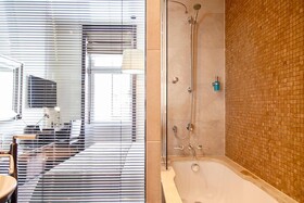 Quentin Design Hotel
