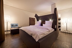 Numa Berlin Weinmeister