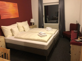 Riverside Inn