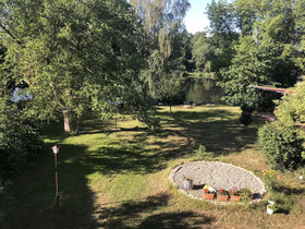 Riverside Inn