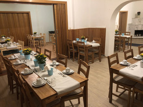 Riverside Inn