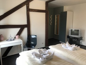 Riverside Inn