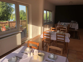 Riverside Inn