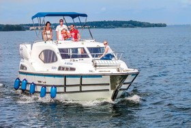 Kuhnle-Tours Bootshaus Zeuthen