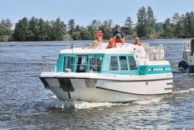 Kuhnle-Tours Bootshaus Zeuthen