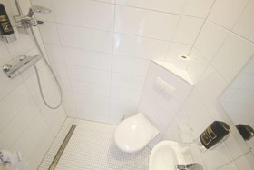 B & L Hostel