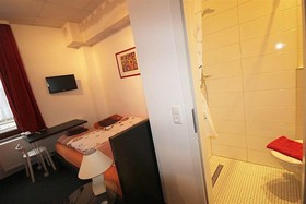 B & L Hostel