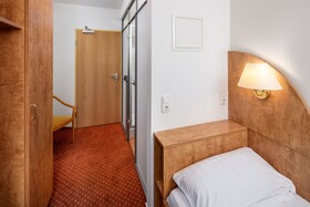 Academy Lodge Boardinghouse