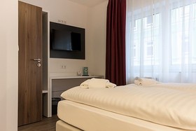 Hotel West