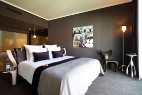 East Hotel & Restaurant