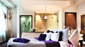 East Hotel & Restaurant