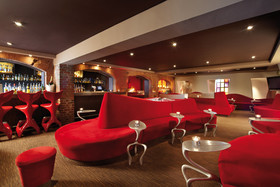 East Hotel & Restaurant