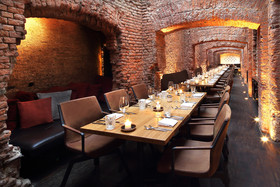 East Hotel & Restaurant