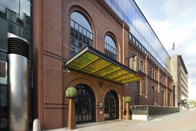 East Hotel & Restaurant