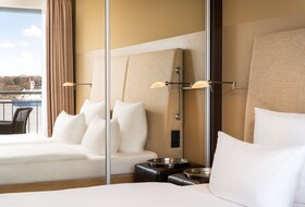 elaya hotel hamburg finkenwerder