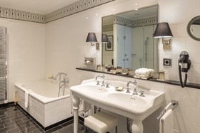 Fairmont Hotel Vier Jahreszeiten