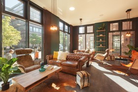 Holiday Inn - the niu, Bricks Hamburg Eppendorf