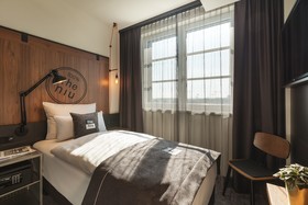 Holiday Inn - the niu, Bricks Hamburg Eppendorf