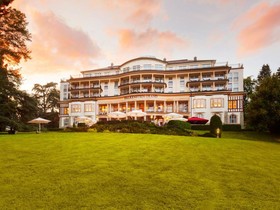 Falkenstein Grand, Autograph Collection