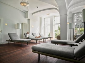 Falkenstein Grand, Autograph Collection