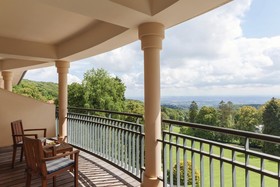 Falkenstein Grand, Autograph Collection
