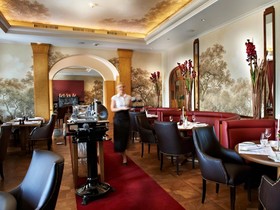Falkenstein Grand, Autograph Collection