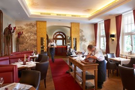 Falkenstein Grand, Autograph Collection