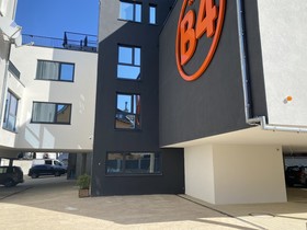 Hotel B4