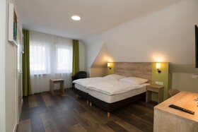 Roca Restaurant And Hotel