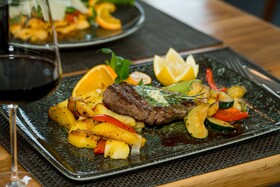 Roca Restaurant And Hotel