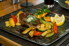 Roca Restaurant And Hotel