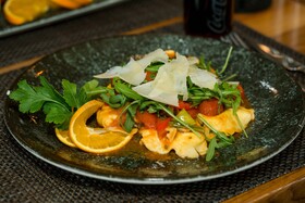 Roca Restaurant And Hotel