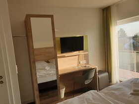 Roca Restaurant And Hotel