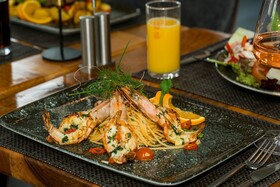 Roca Restaurant And Hotel