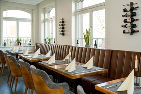 Roca Restaurant And Hotel