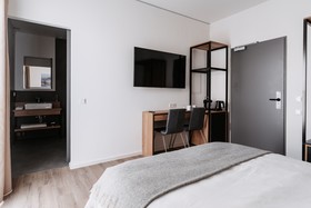 Step Inn Hotel