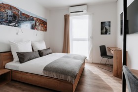Step Inn Hotel