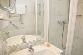 Forest Apartments & Rooms