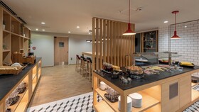 Holiday Inn Express Hamburg South A7 AS42, an IHG Hotel