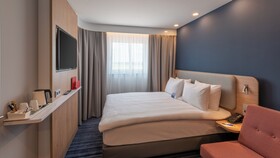 Holiday Inn Express Hamburg South A7 AS42, an IHG Hotel