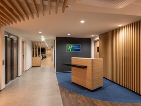 Holiday Inn Express Hamburg South A7 AS42, an IHG Hotel