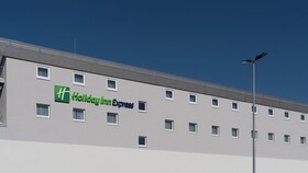 Holiday Inn Express Hamburg South A7 AS42, an IHG Hotel