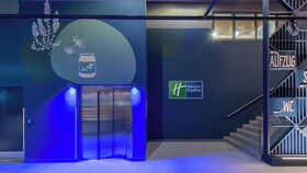 Holiday Inn Express Hamburg South A7 AS42, an IHG Hotel