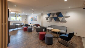 Holiday Inn Express Hamburg South A7 AS42, an IHG Hotel