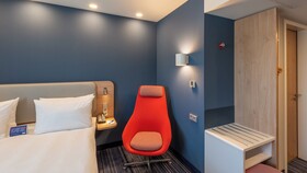 Holiday Inn Express Hamburg South A7 AS42, an IHG Hotel