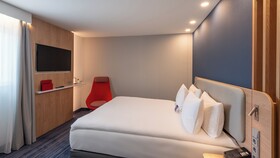 Holiday Inn Express Hamburg South A7 AS42, an IHG Hotel