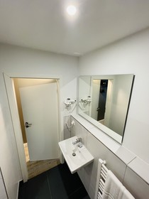IQ Hotel